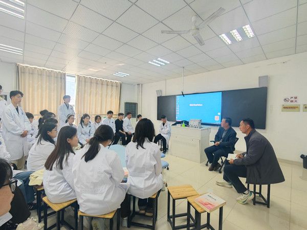 第二临床医学院赴滁州城市职业学院开展...